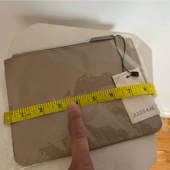 Jules Kae Cosmetic Makeup Bag - Pebbled Platinum Color NWT - Picture 4 of 7